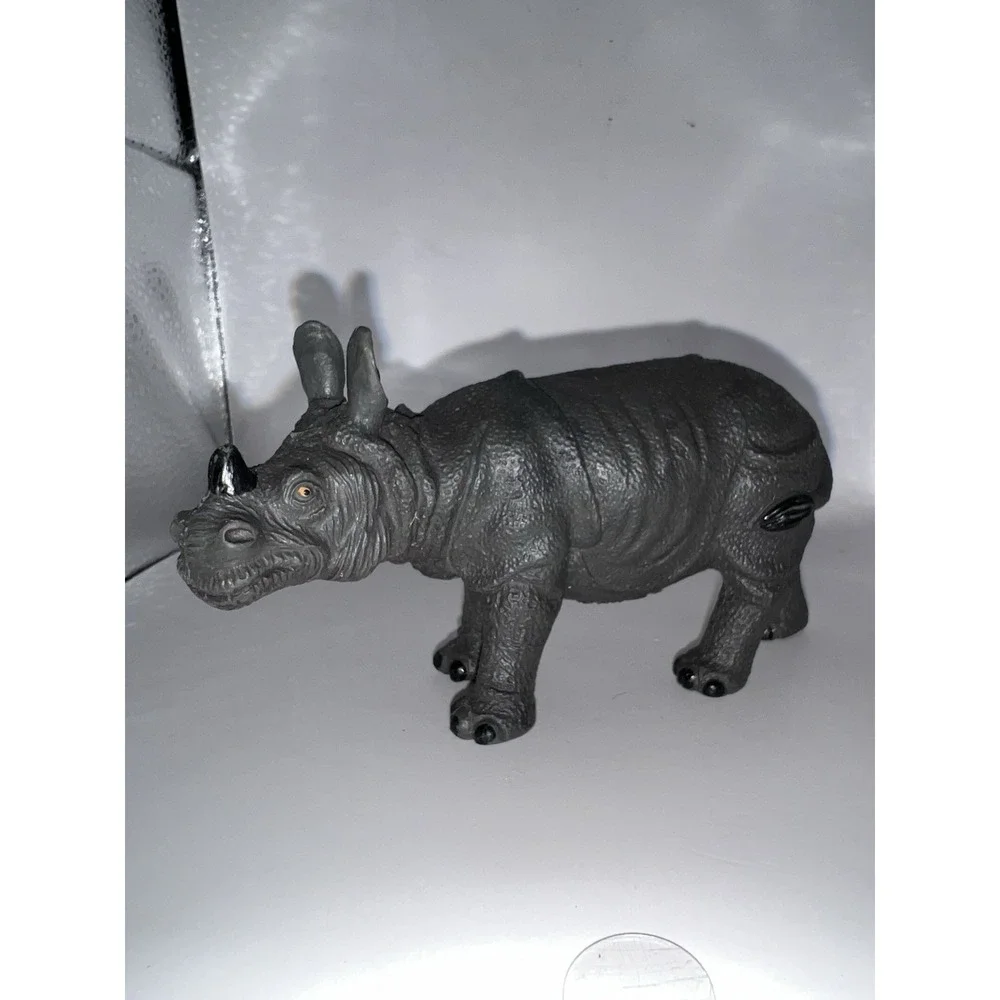 Vintage 2005's Rhinoceros Realistic Rhino Gray Hard Plastic 6.5